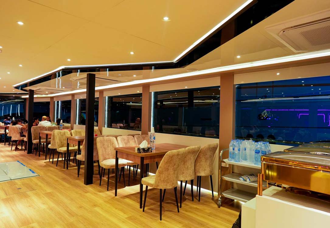 Luxury Romantic Cruise Under Dubai’s Golden Sky