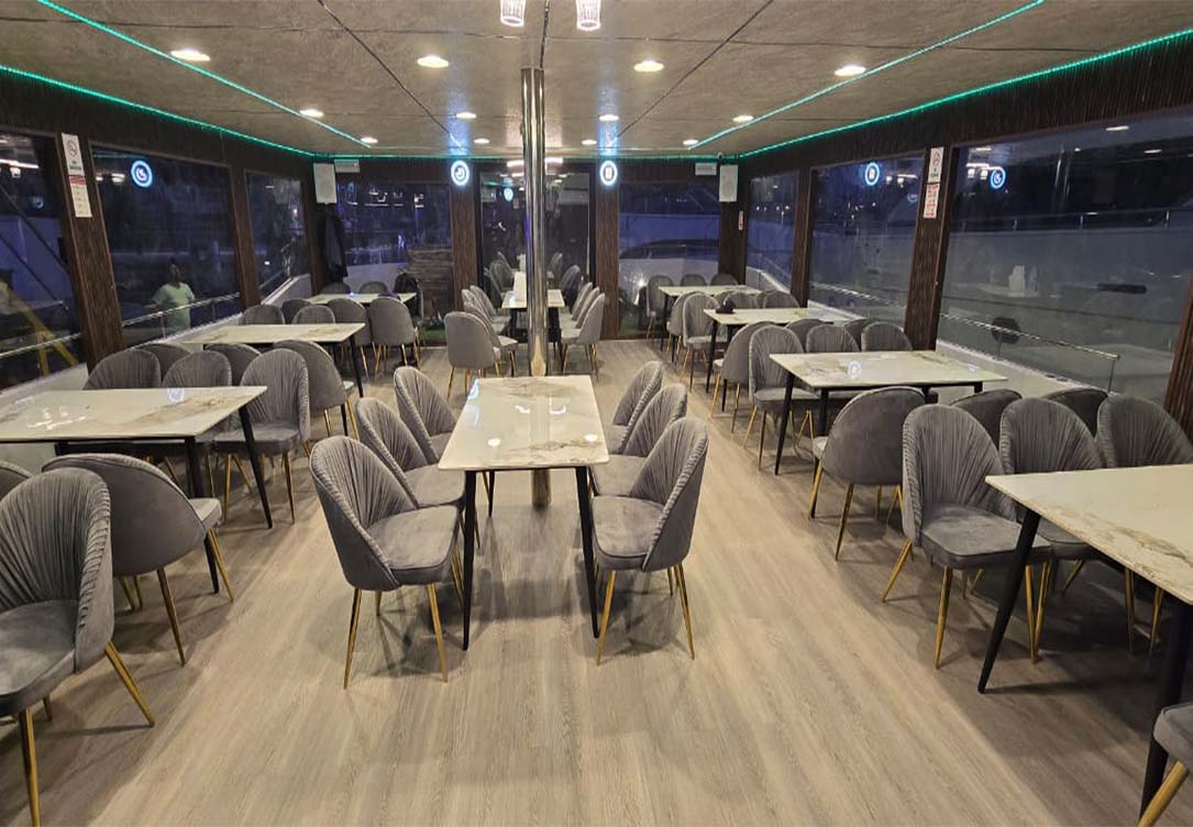 Dubai Dhow Cruise Love Birds