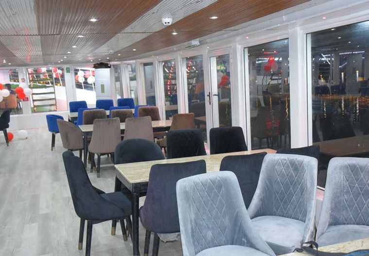 An Evening in Dhow Cruise Dubai Canal